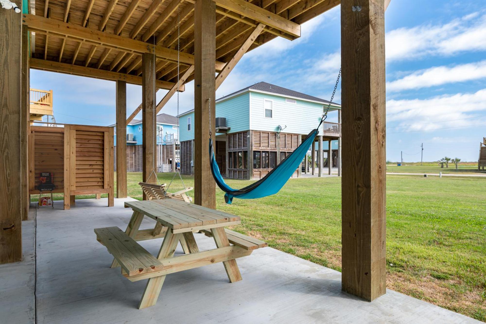 Stylish 4Br Crystal Beach Retreat Walk To Beach Bolivar Peninsula Exteriör bild