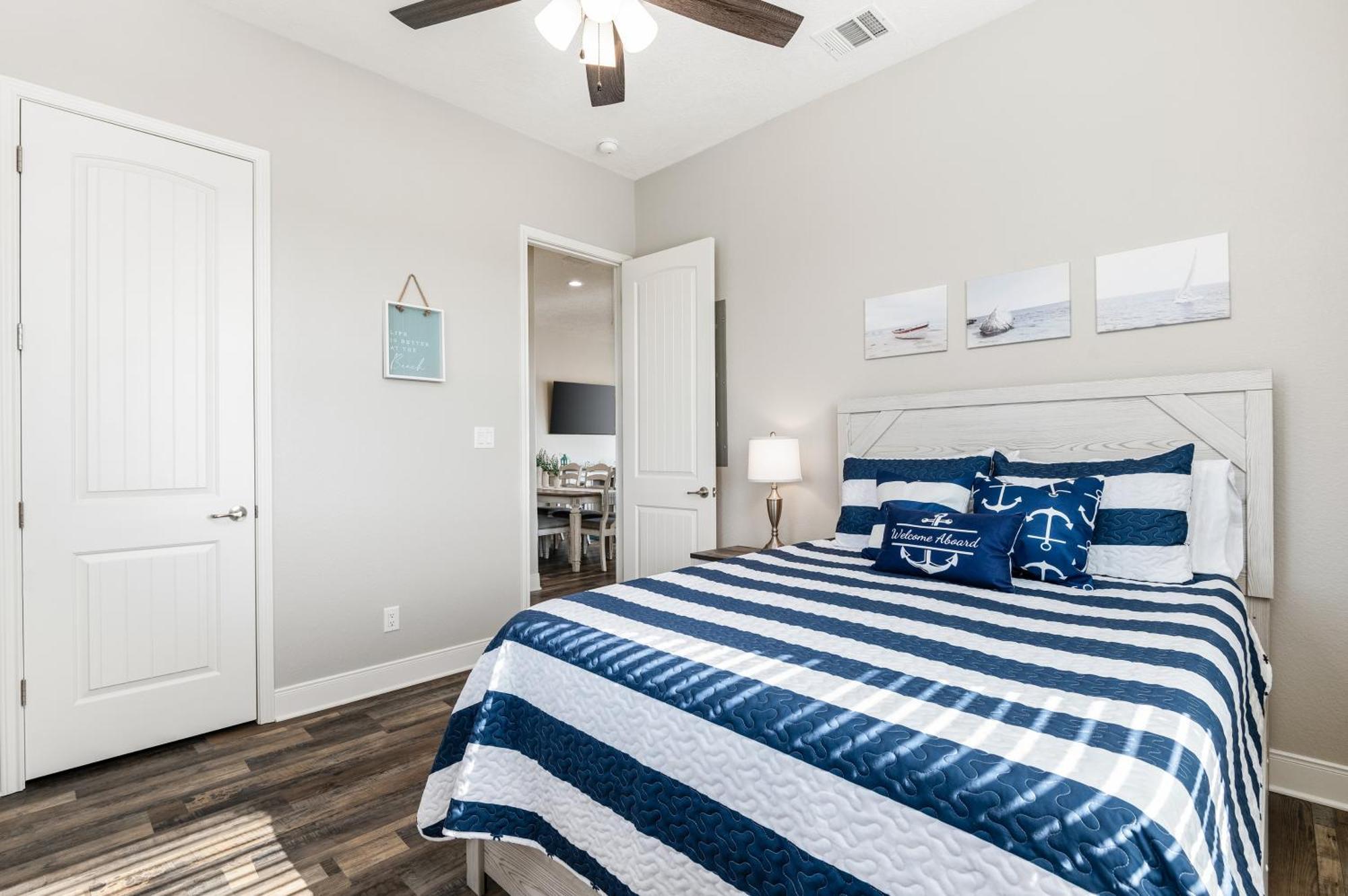 Stylish 4Br Crystal Beach Retreat Walk To Beach Bolivar Peninsula Exteriör bild